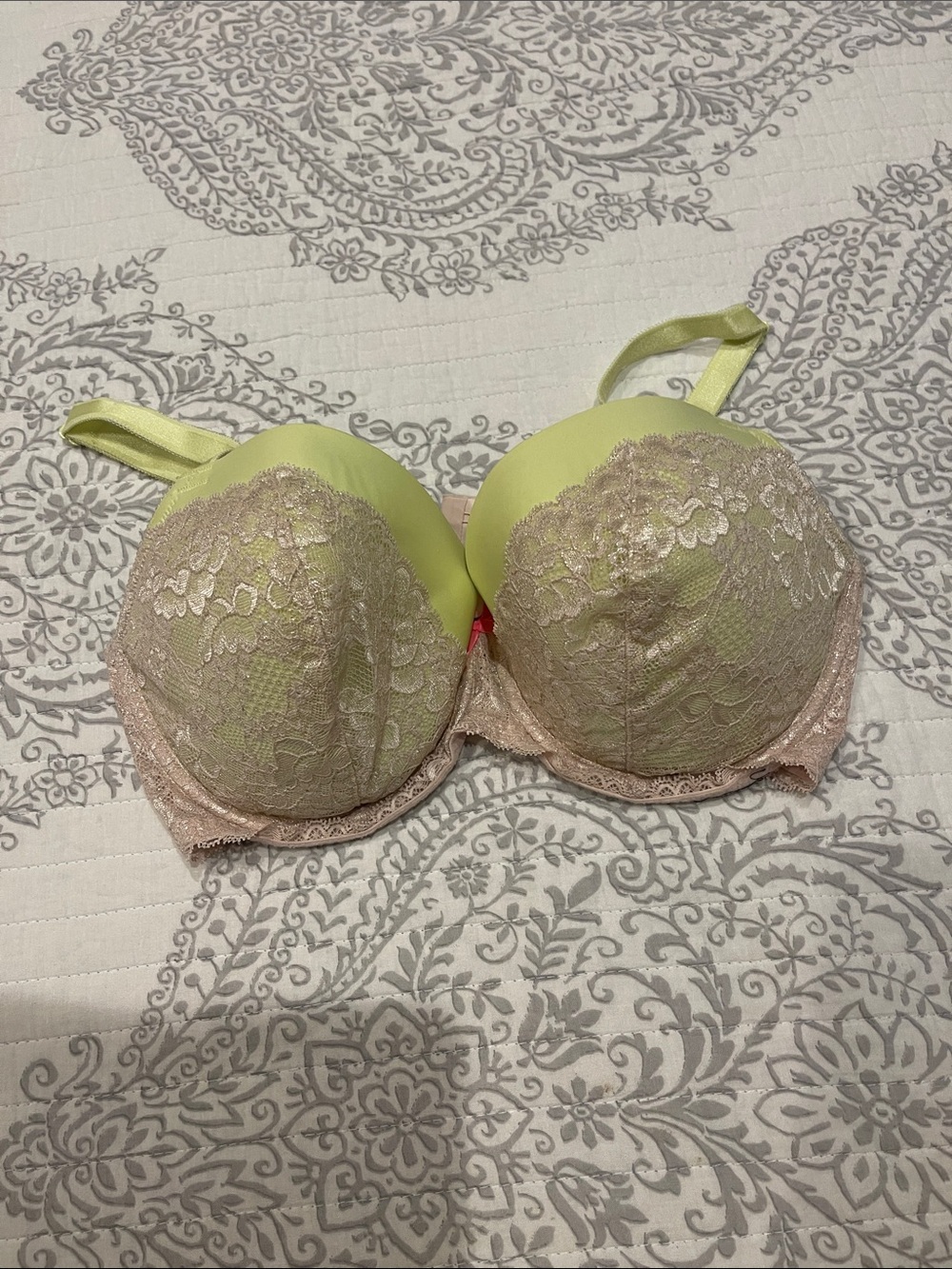 Victoria Secret 36DD Lace Trim Padded Bra in Lime and Blush